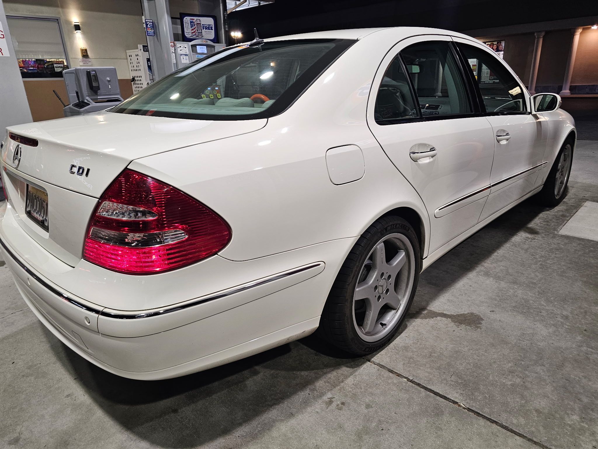 Used 2006 Mercedes-Benz E 320 CDI Sedan image 6