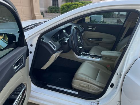 Used 2019 Acura TLX V6 image 2