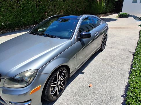 Used 2014 Mercedes-Benz C 250 Coupe image 4