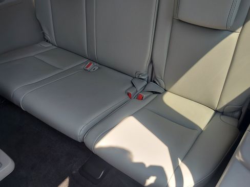 Used 2016 Toyota Highlander Limited Platinum image 6