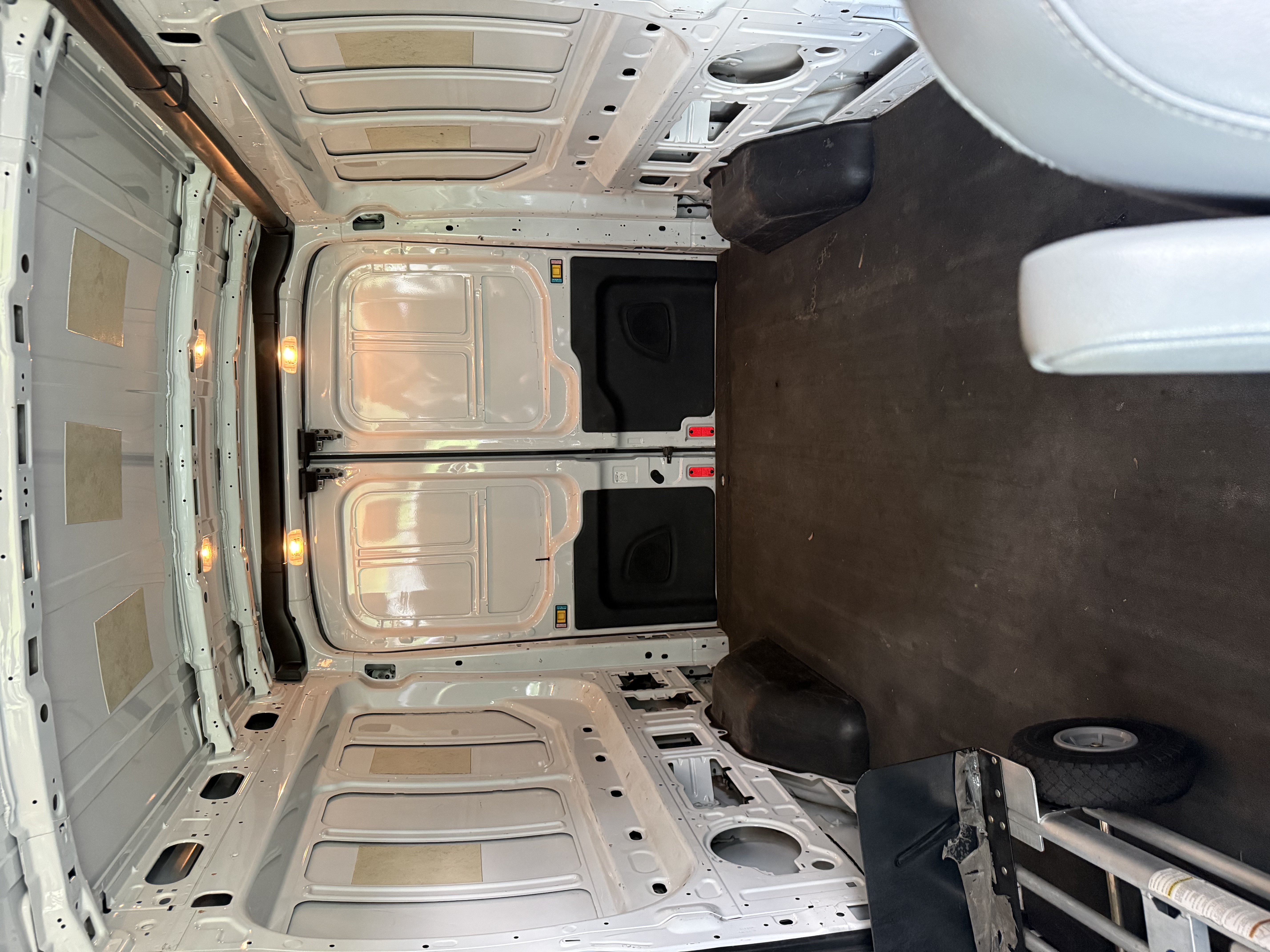 Used 2015 Ford Transit 250 148 Medium Roof RWD image 11