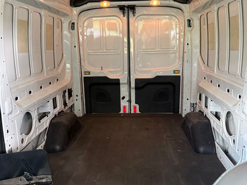 Used 2015 Ford Transit 250 148 Medium Roof RWD image 11