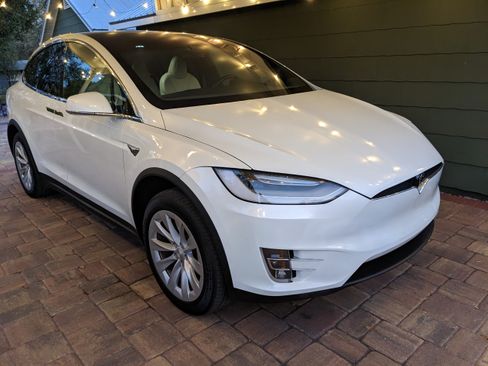 Used 2020 Tesla Model X Long Range image 11