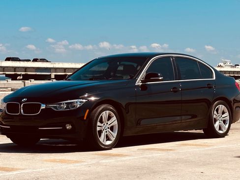 Used 2018 BMW 330i Sedan image 1