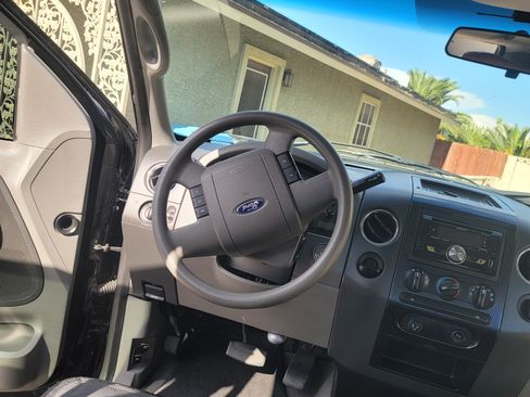 Used 2006 Ford F150 XLT image 12
