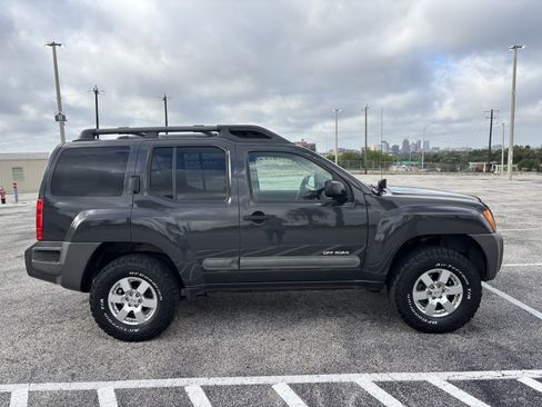 Used 2008 Nissan Xterra Off-Road w/ Technology Pkg AWD/4WD image 17