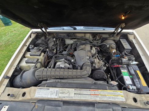 Used 1996 Ford Explorer 2WD 4-Door image 10