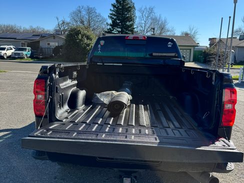 Used 2018 Chevrolet Silverado 2500 High Country image 9