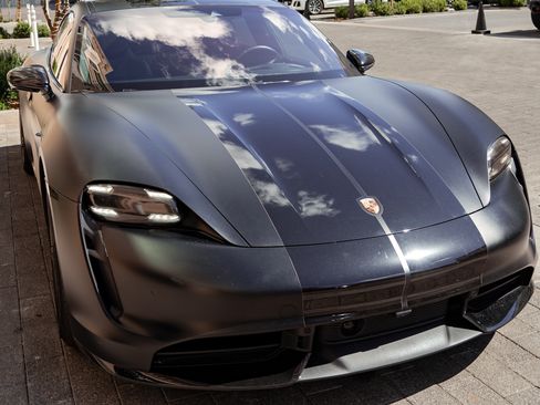 Used 2021 Porsche Taycan Turbo S image 4