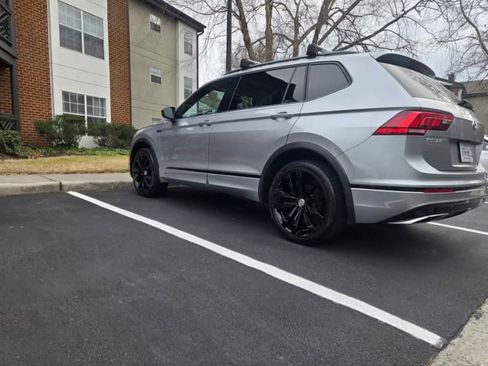 Used 2021 Volkswagen Tiguan SE R-Line image 5