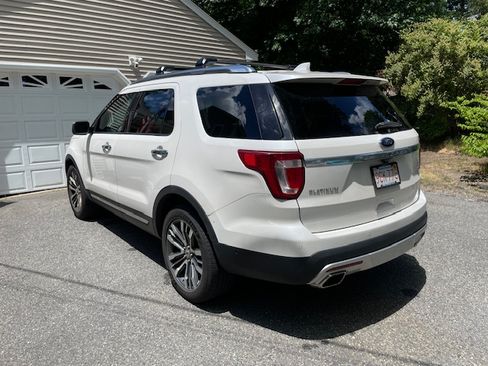 Used 2016 Ford Explorer Platinum AWD/4WD image 4