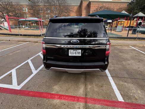 Used 2021 Ford Expedition Max Limited image 6