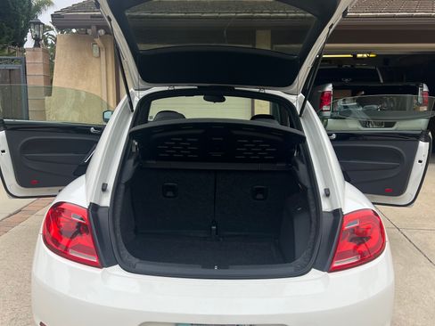 Used 2012 Volkswagen Beetle 2.0T FWD image 8