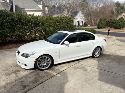 Used 2008 BMW 550i Sedan image 1