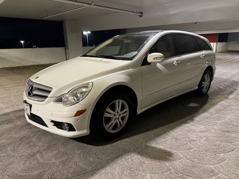 Used 2008 Mercedes-Benz R 350 4MATIC image 1