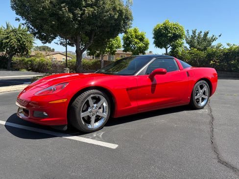 Used 2008 Chevrolet Corvette Coupe w/ Preferred Equipment Group RWD image 2