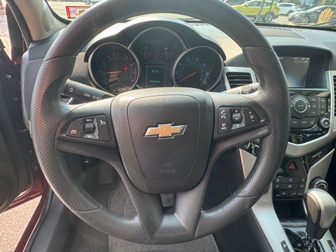 Used 2015 Chevrolet Cruze LT FWD image 12