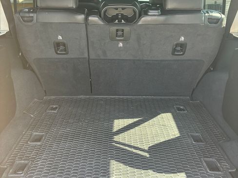 Used 2020 Jeep Wrangler Unlimited Sahara w/ LED Lighting Group AWD/4WD image 19