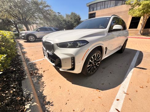 Used 2024 BMW X5 sDrive40i w/ M Sport Package RWD image 5