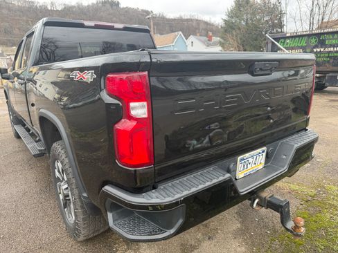 Used 2021 Chevrolet Silverado 2500 Custom w/ Custom Value Package image 11