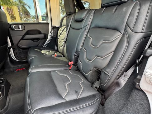 Used 2022 Jeep Wrangler Unlimited Sahara w/ Cold Weather Group image 13