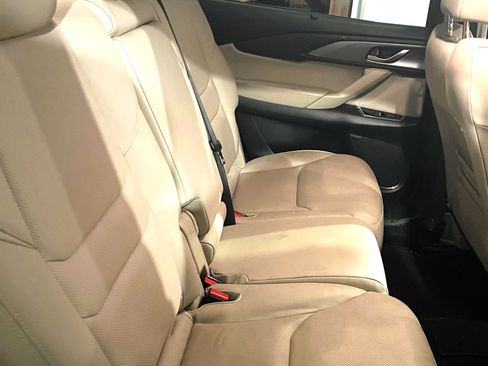 Used 2018 MAZDA CX-9 Touring w/ Touring Premium Package image 11
