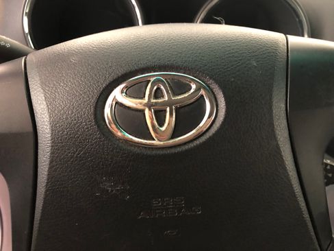 Used 2010 Toyota Highlander 2WD image 24