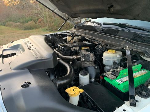 Used 2019 RAM 3500 Tradesman w/ Chrome Appearance Group image 11