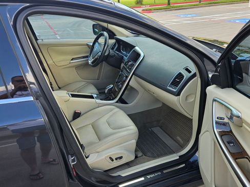 Used 2015 Volvo XC60 T5 Premier Plus image 4