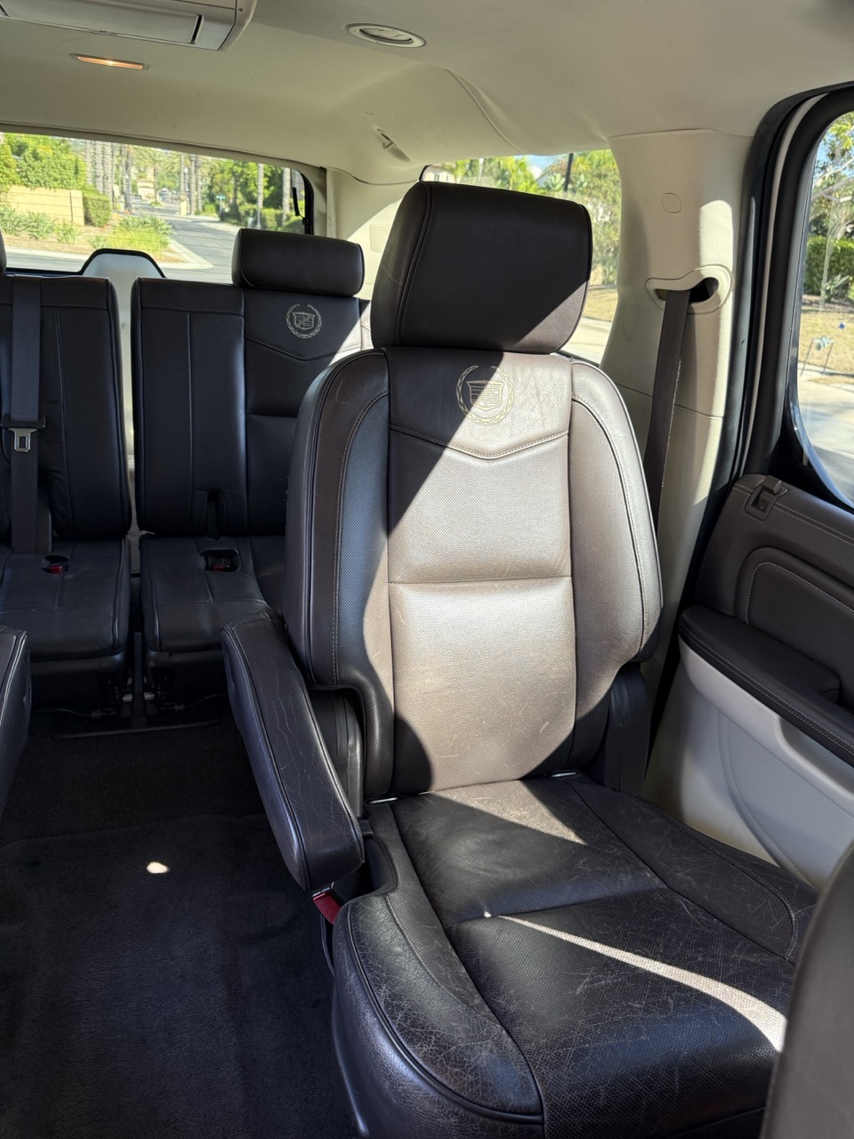 Used 2012 Cadillac Escalade ESV Platinum AWD/4WD image 18