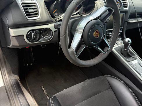 Used 2016 Porsche Cayman GT4 RWD image 10