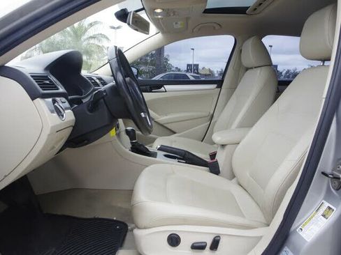 Used 2013 Volkswagen Passat TDI SE image 16