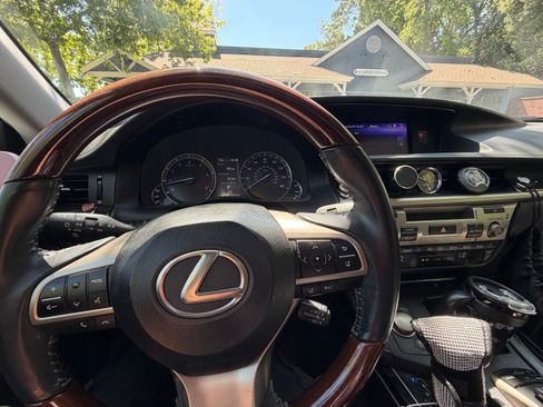 Used 2018 Lexus ES 350 w/ Navigation System Package FWD image 10