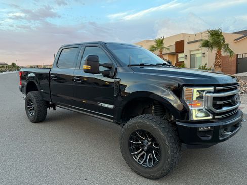 Used 2022 Ford F350 Platinum AWD/4WD image 5