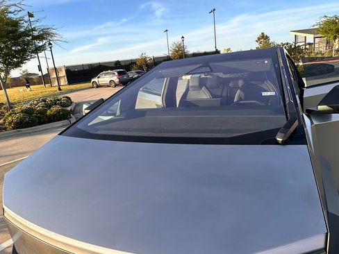 Used 2025 Tesla Cybertruck AWD Crew Cab image 2