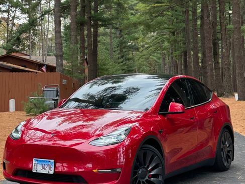 Used 2023 Tesla Model Y Performance image 1