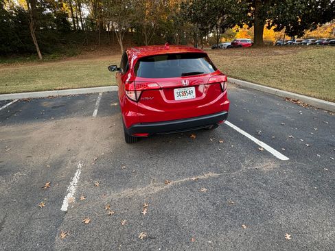 Used 2016 Honda HR-V EX image 10