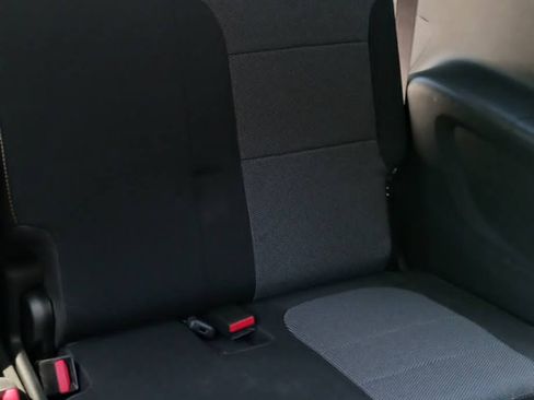 Used 2020 Chevrolet Traverse LS FWD image 10