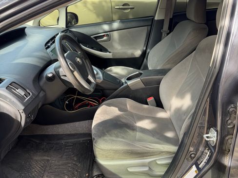 Used 2014 Toyota Prius Two image 5