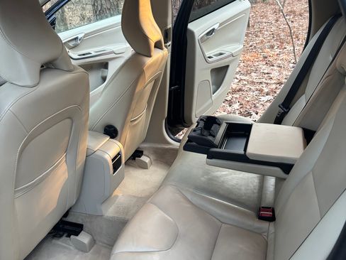 Used 2015 Volvo XC60 T5 image 11