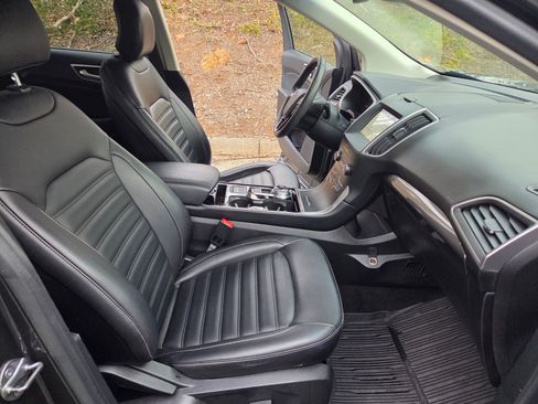 Used 2019 Ford Edge SEL w/ Equipment Group 201A image 25