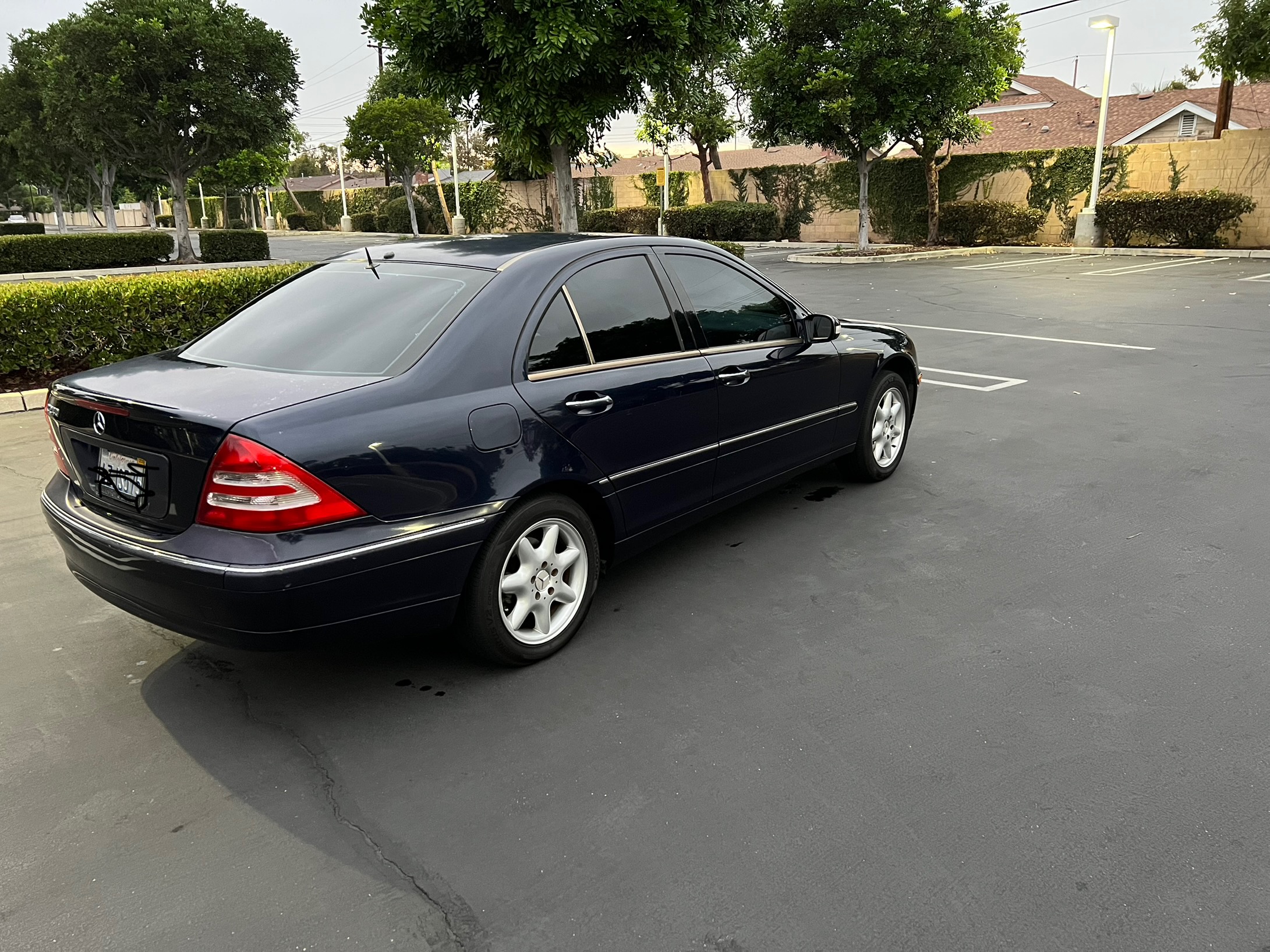 Used 2002 Mercedes-Benz C 240 Sedan image 2