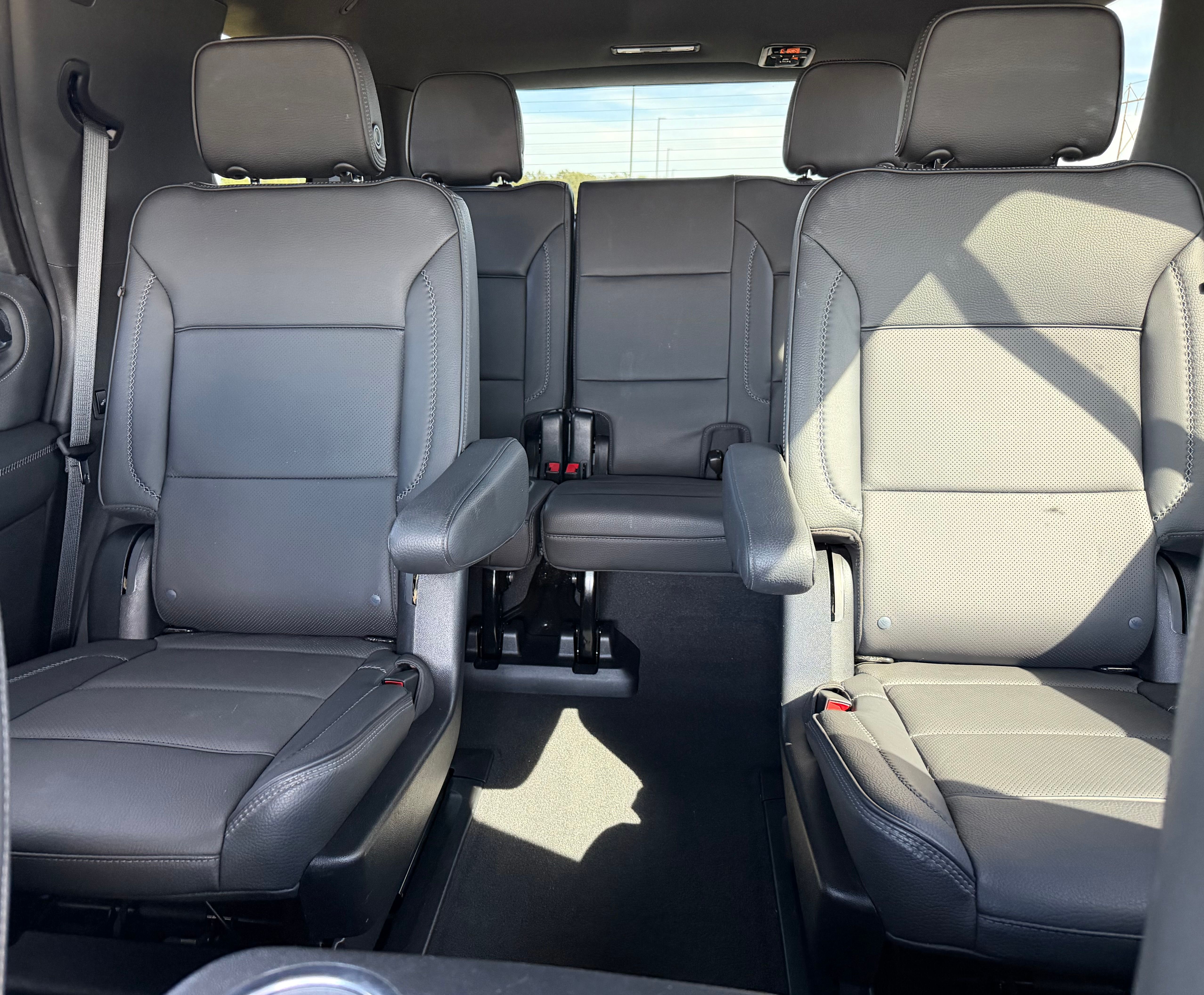 Used 2023 GMC Yukon Denali AWD/4WD image 28