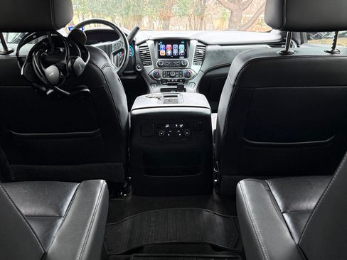 Used 2017 Chevrolet Suburban LT image 19