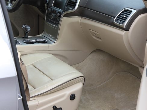 Used 2015 Jeep Grand Cherokee Overland w/ Advanced Technology Group image 10