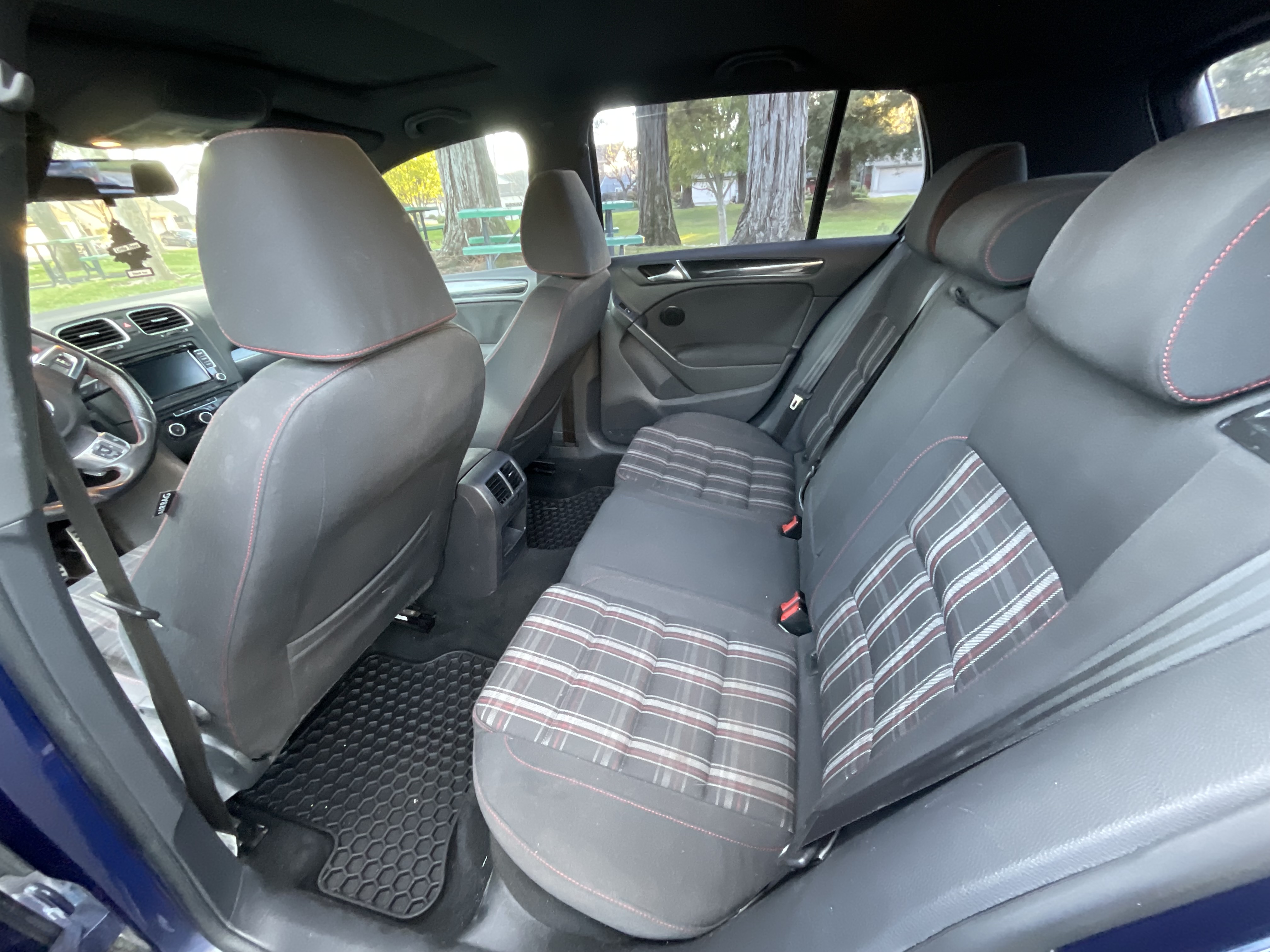 Used 2012 Volkswagen GTI 4-Door FWD image 12