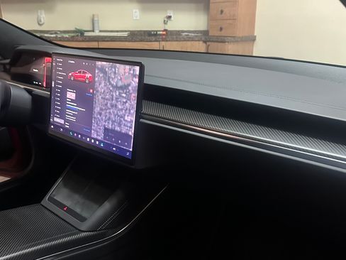 Used 2022 Tesla Model S Plaid image 25