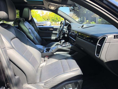 Used 2019 Porsche Cayenne AWD/4WD image 11