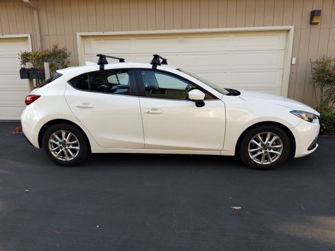 Used 2016 MAZDA MAZDA3 i Touring w/ Popular Equipment Package FWD image 8