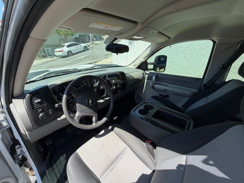 Used 2008 Chevrolet Silverado 2500 W/T AWD/4WD image 11